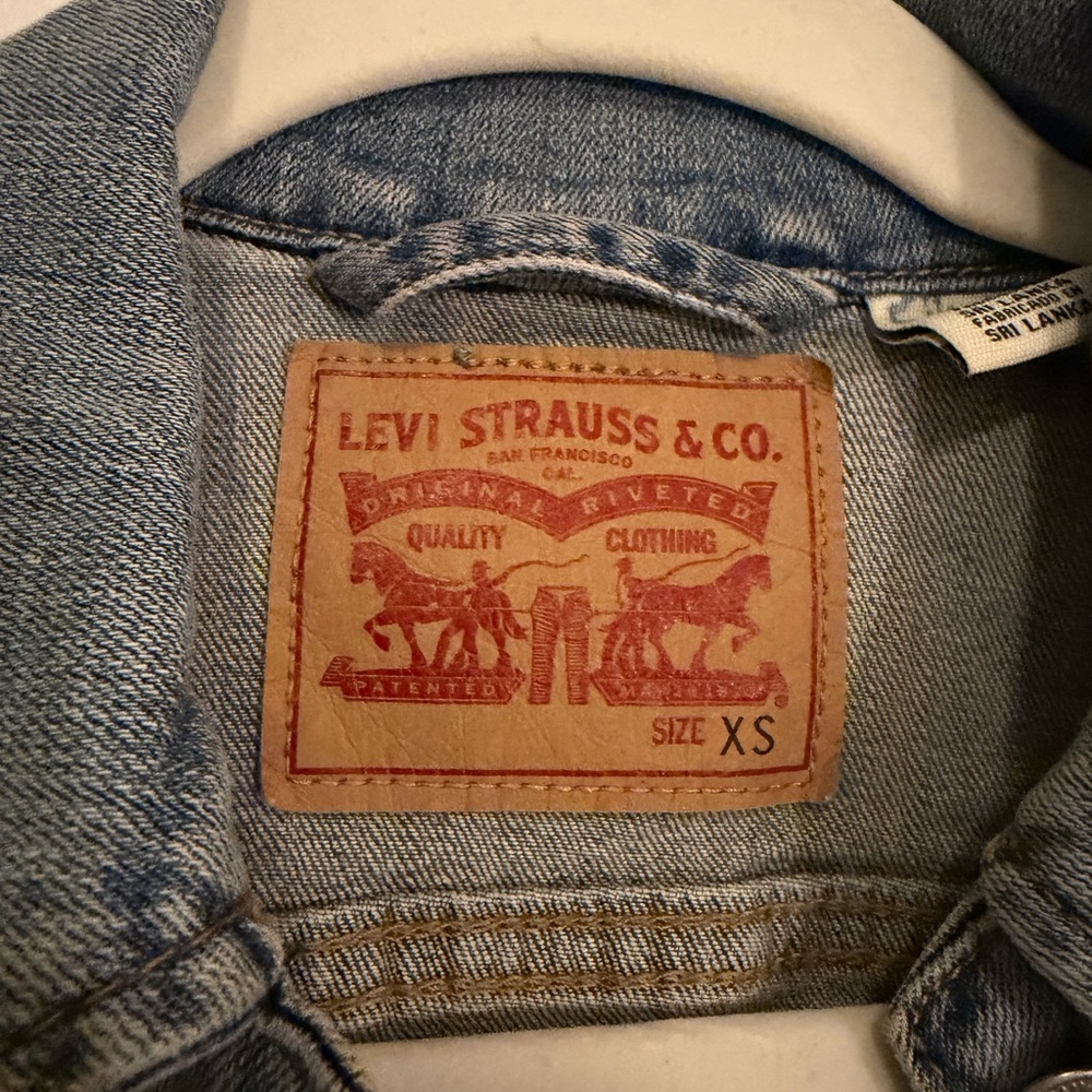 Levi's Light Blue Denim Jacket with Leather Label - Picture 2 of 2